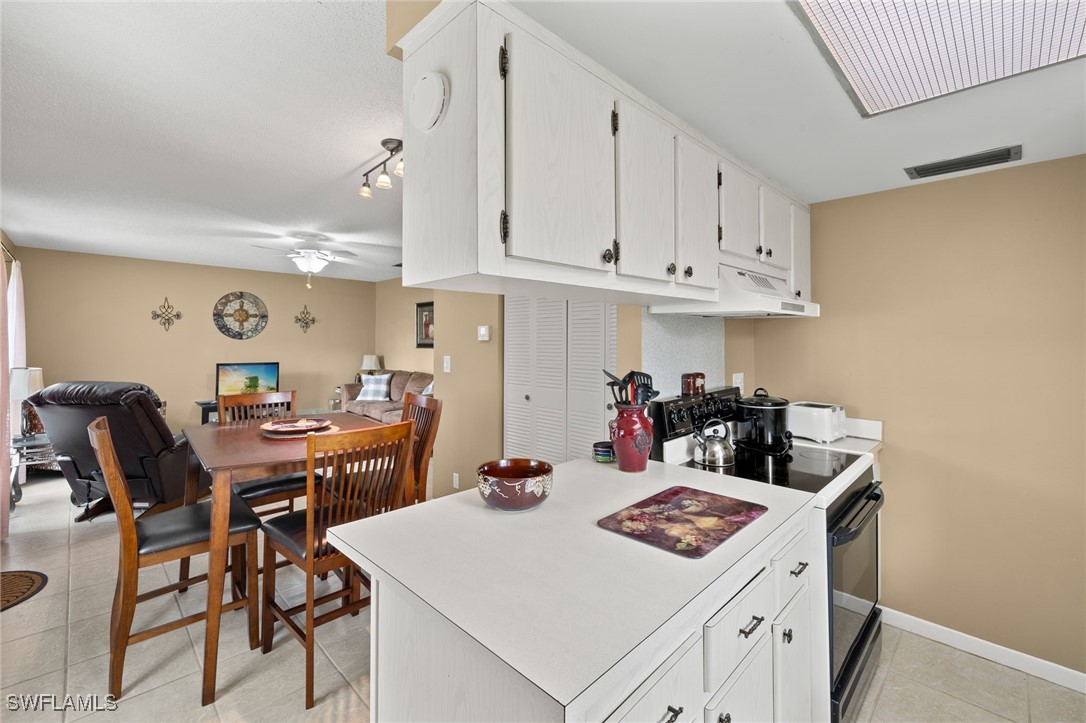 3266 Maple Leaf CIR 1