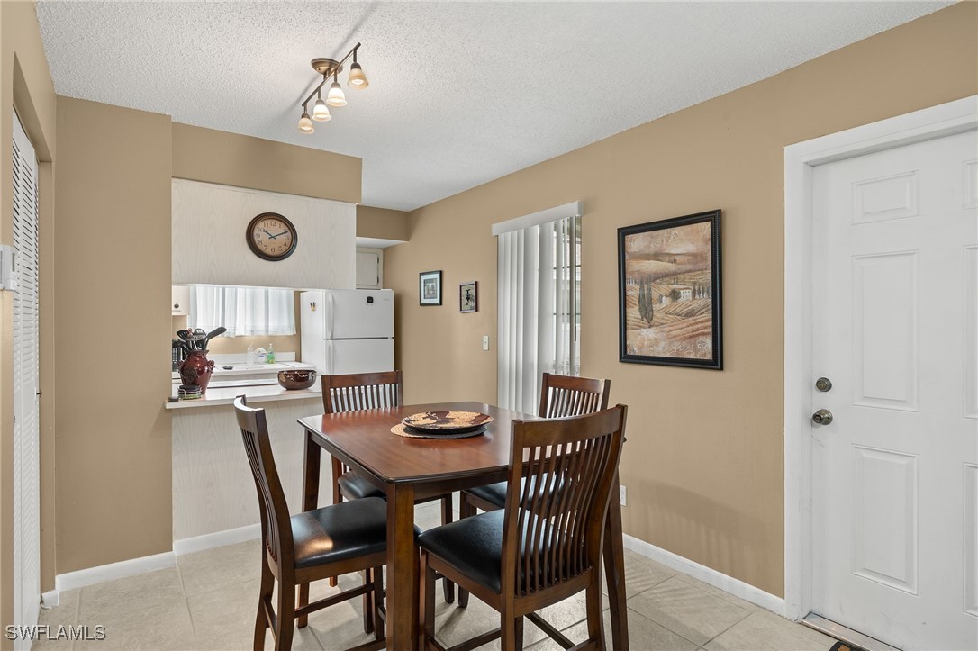 3266 Maple Leaf CIR 1