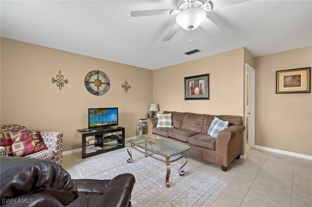 3266 Maple Leaf CIR 1
