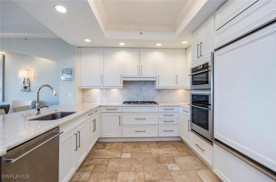 7575 Pelican Bay BLVD 407
