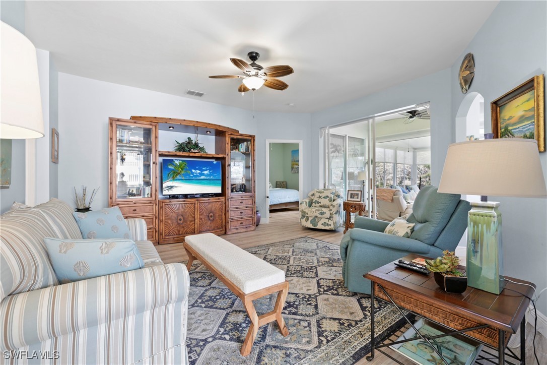 14198 Grosse Pointe LN