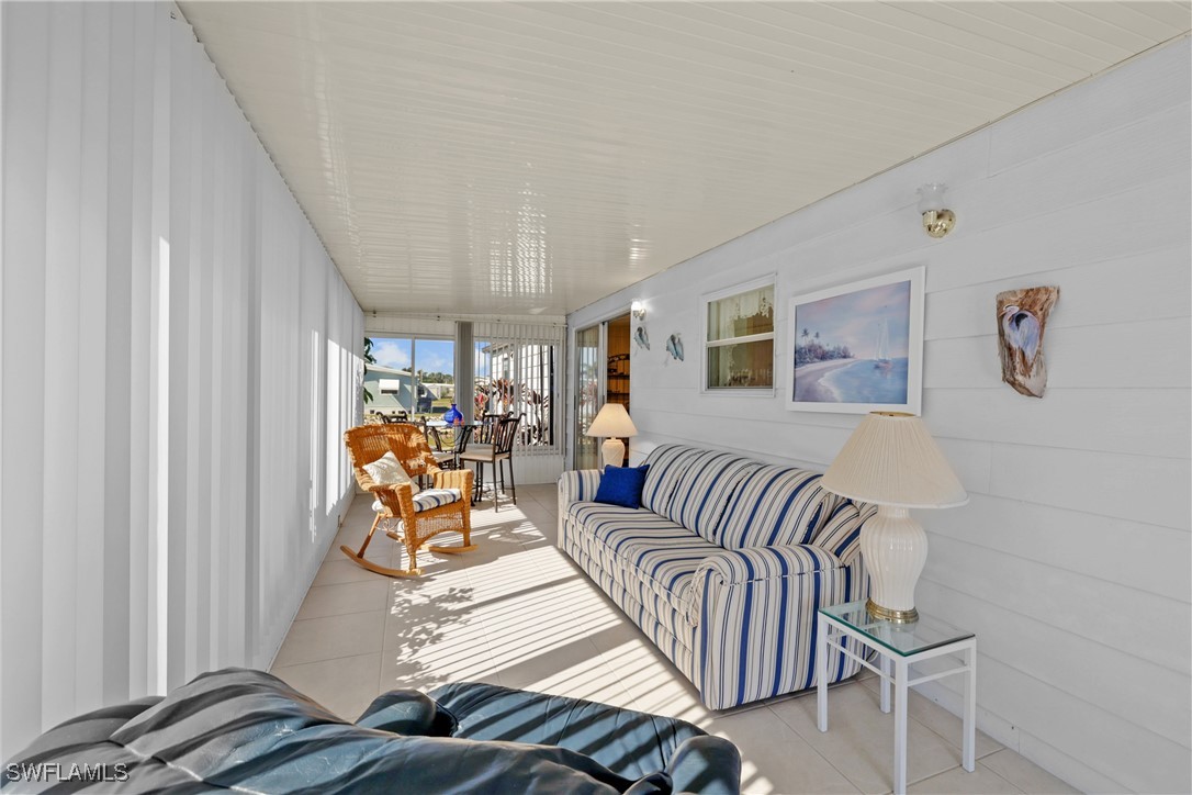 707 Palm Frond CT