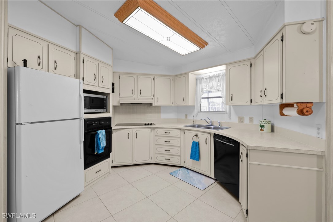 707 Palm Frond CT
