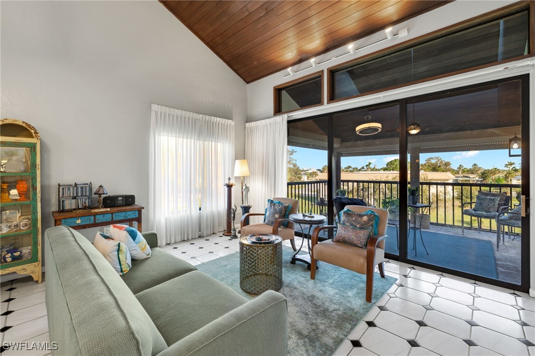 2065 W Lakeview BLVD C-5