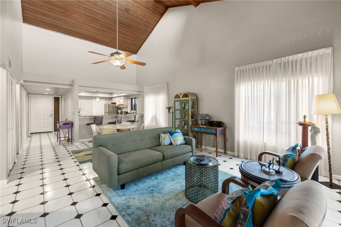 2065 W Lakeview BLVD C-5