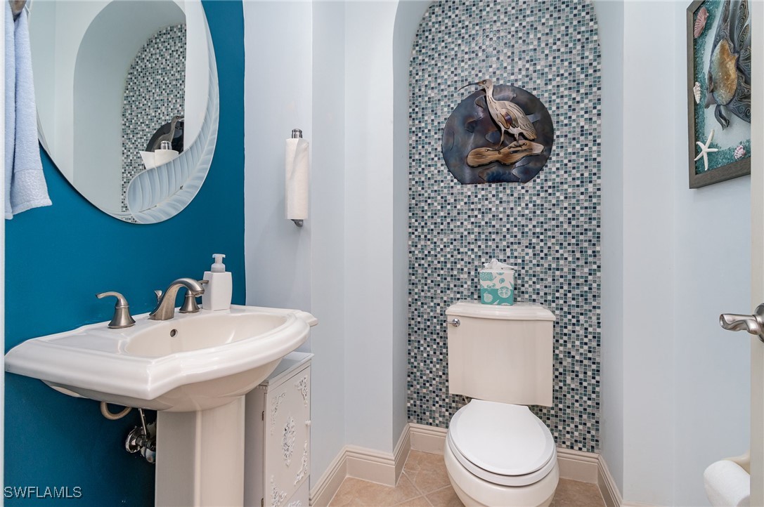 7513 Lake Valencia CT 2B