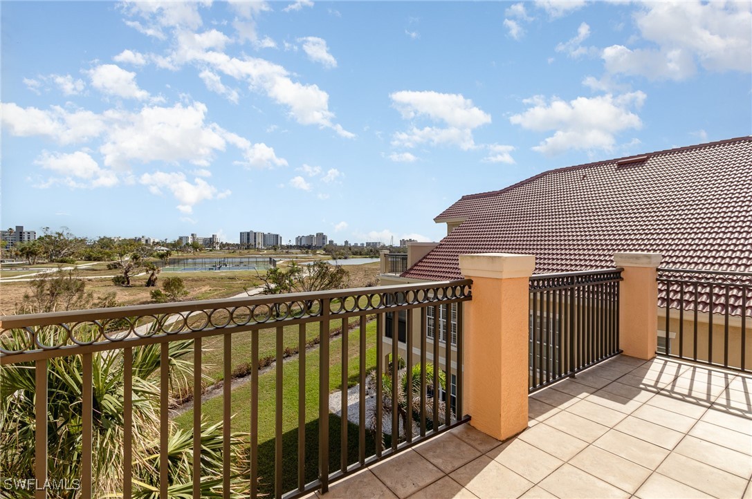 7513 Lake Valencia CT 2B