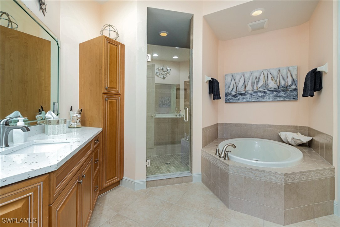 7513 Lake Valencia CT 2B