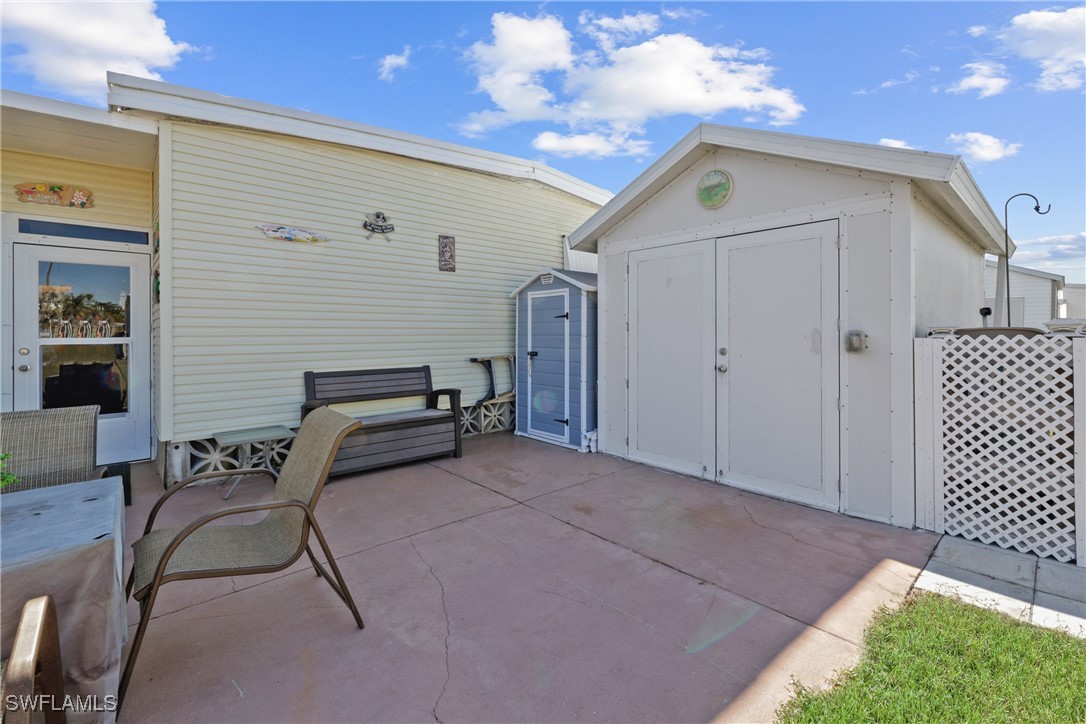 5471 Forest Park DR