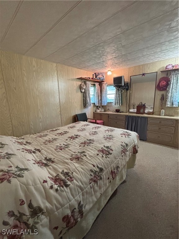 822 Hollyberry CT