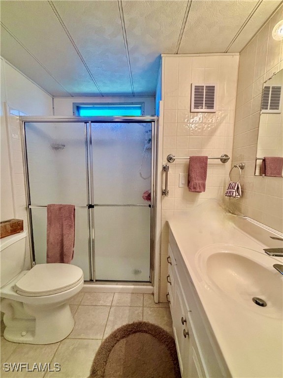 822 Hollyberry CT