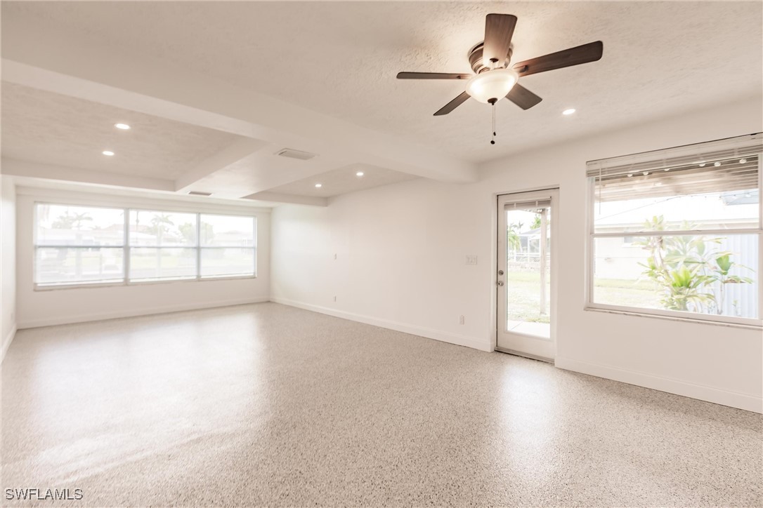 4911 Santa Monica CT