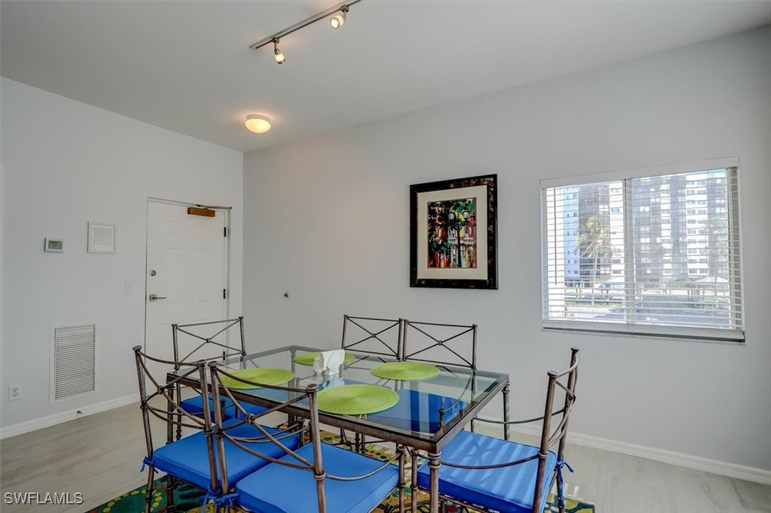 4361 Bay Beach LN 121