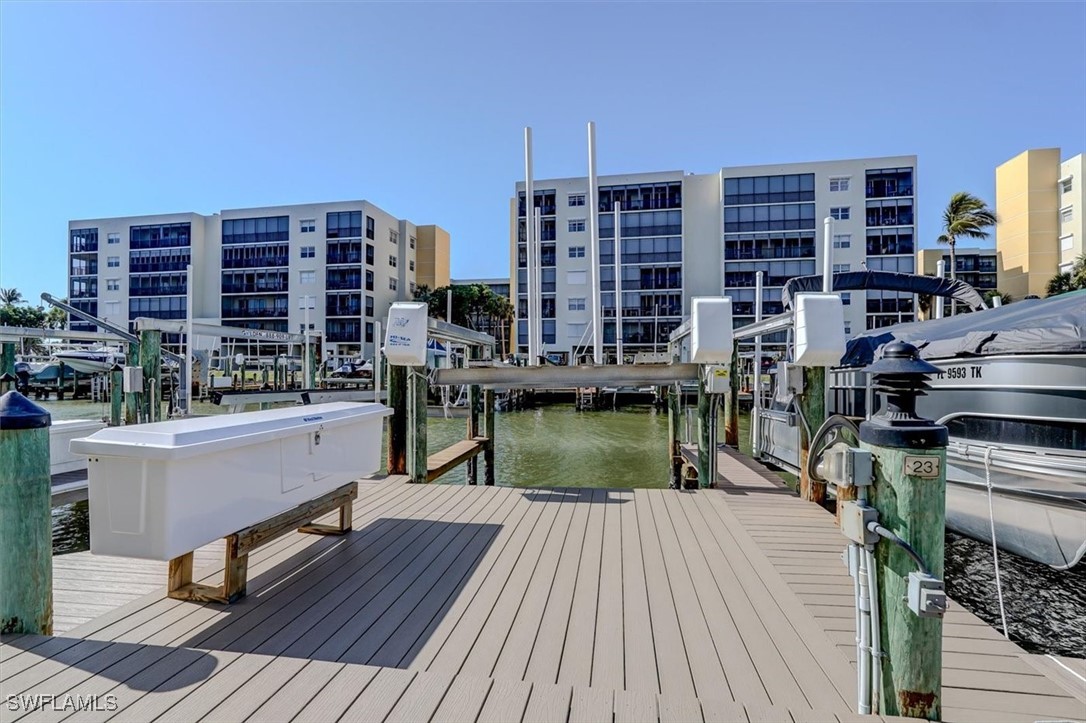 4361 Bay Beach LN 121