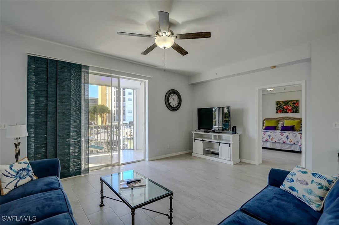 4361 Bay Beach LN 121