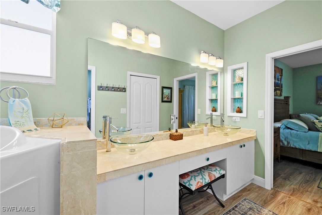 14198 Grosse Pointe LN