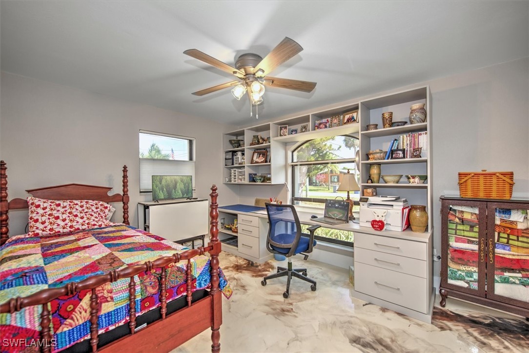2215 Club House RD