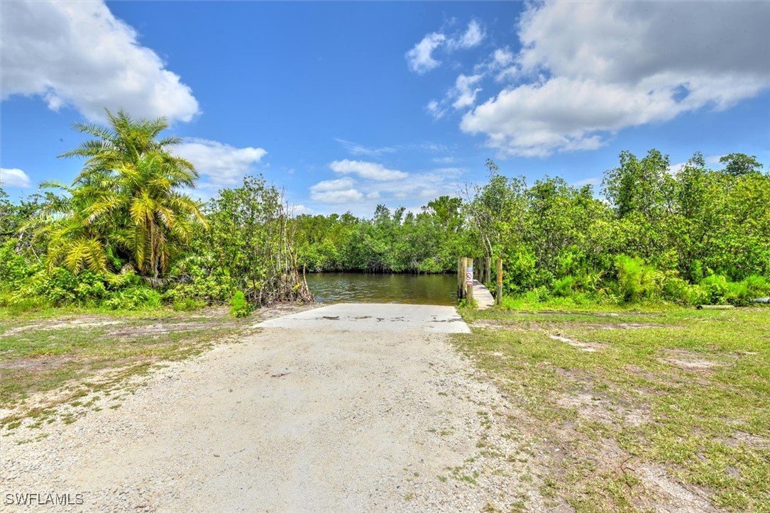 2215 Club House RD