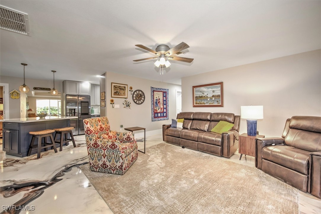 2215 Club House RD