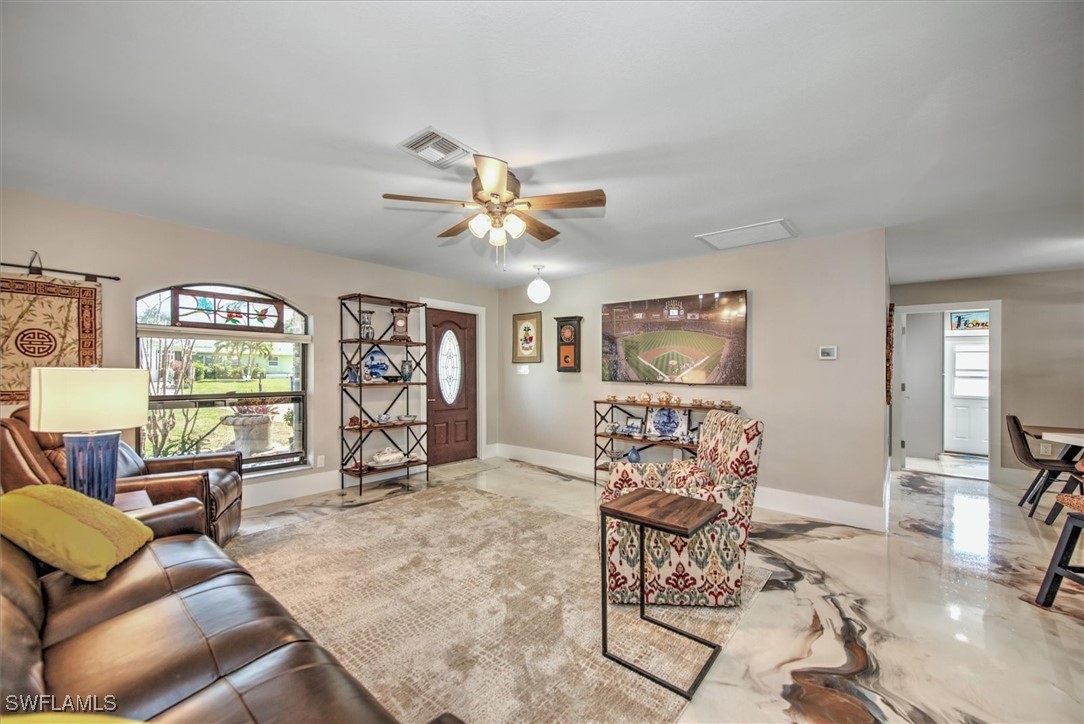 2215 Club House RD