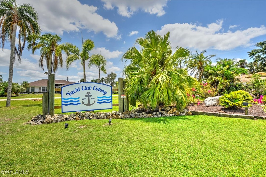 2215 Club House RD