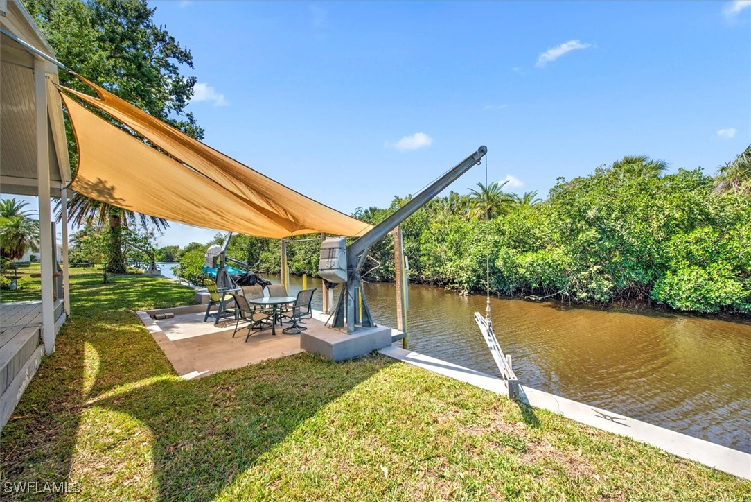 2215 Club House RD