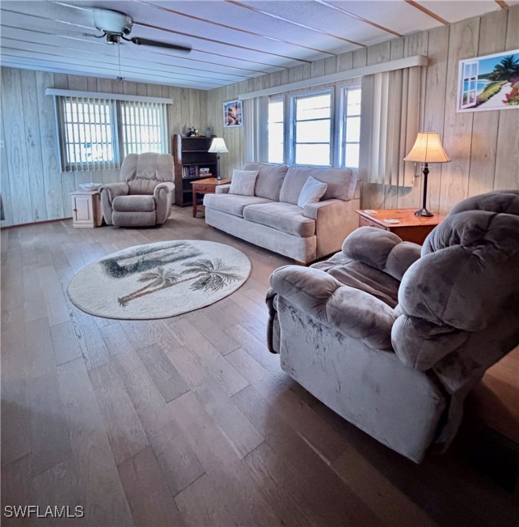758 Knotty Pine CIR