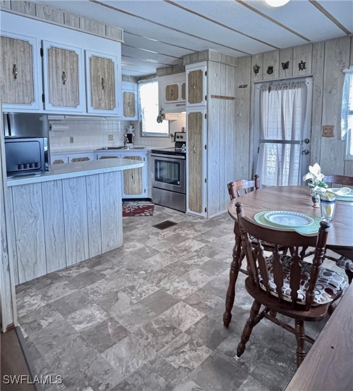 758 Knotty Pine CIR