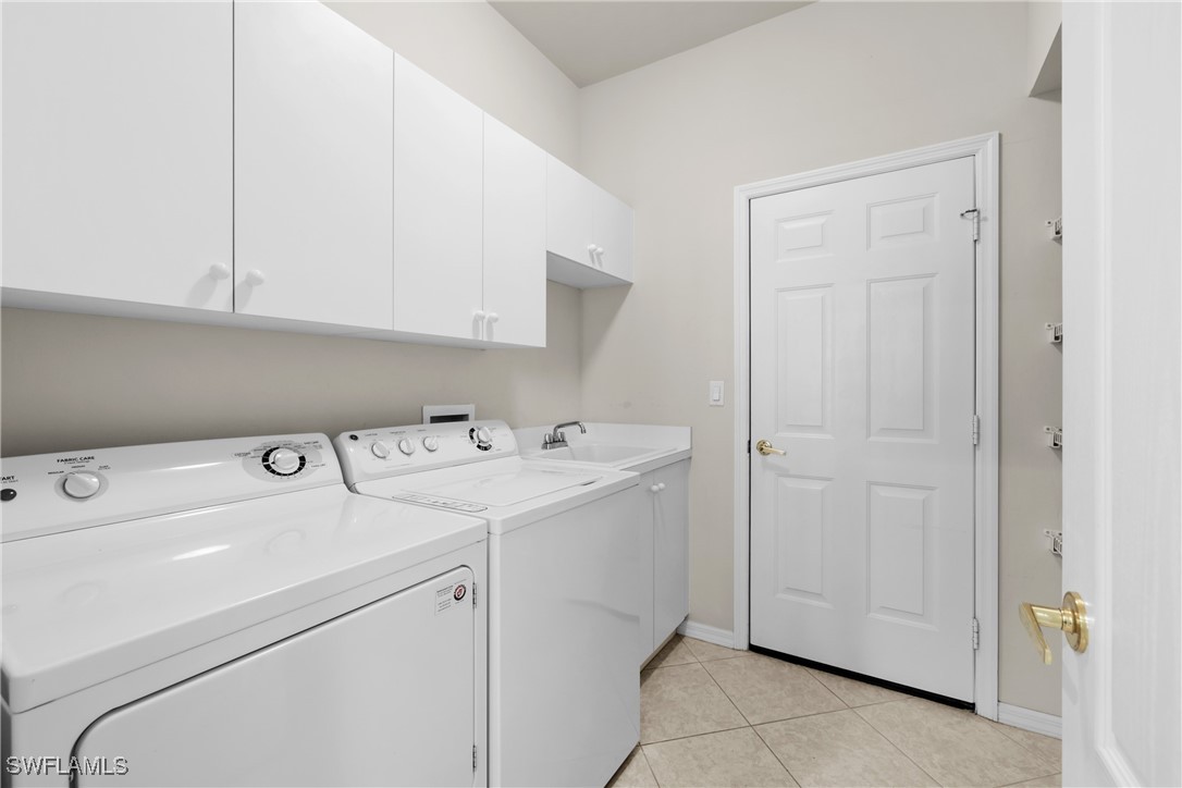 14042 Castle Hill WAY