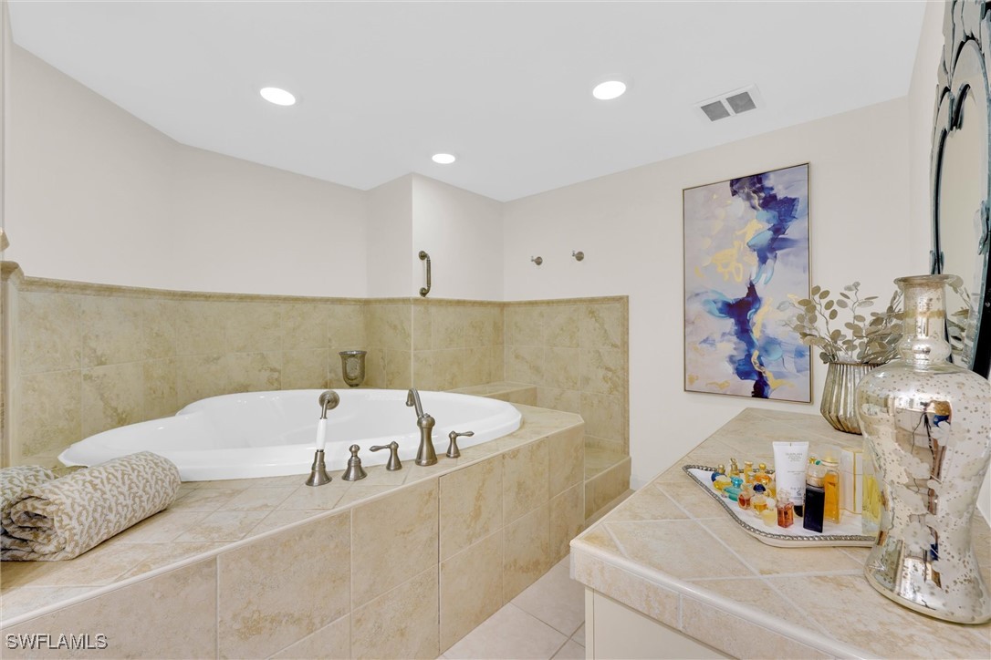 4041 Gulf Shore BLVD N 108