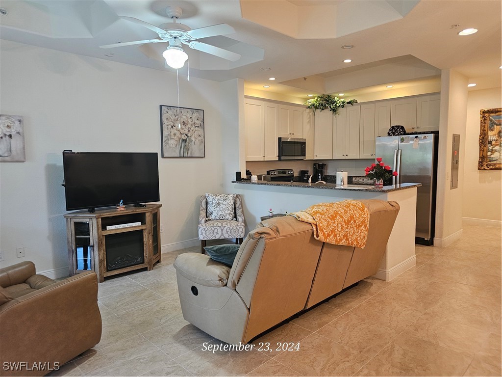 1806 Samantha Gayle WAY 117