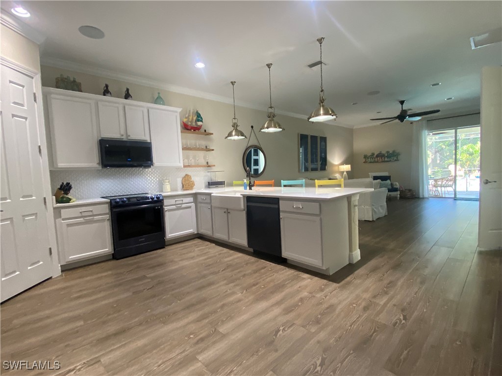 1123 S Town And River DR
