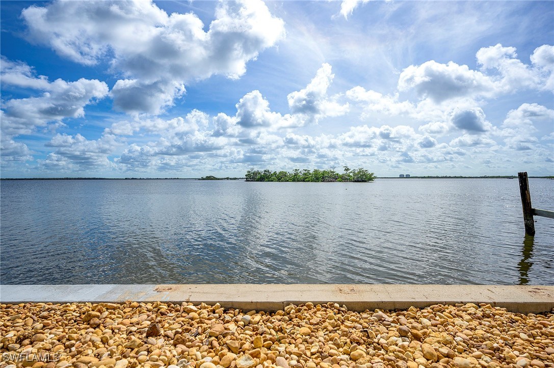 13 Bayview BLVD