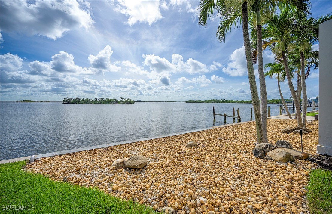 13 Bayview BLVD