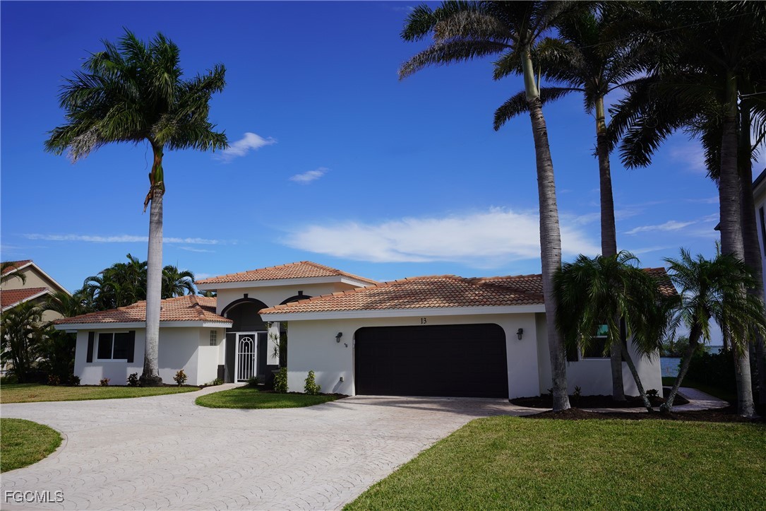 13 Bayview BLVD