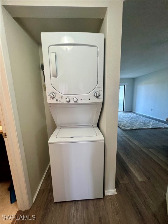 423 Cape Coral PKWY W 103