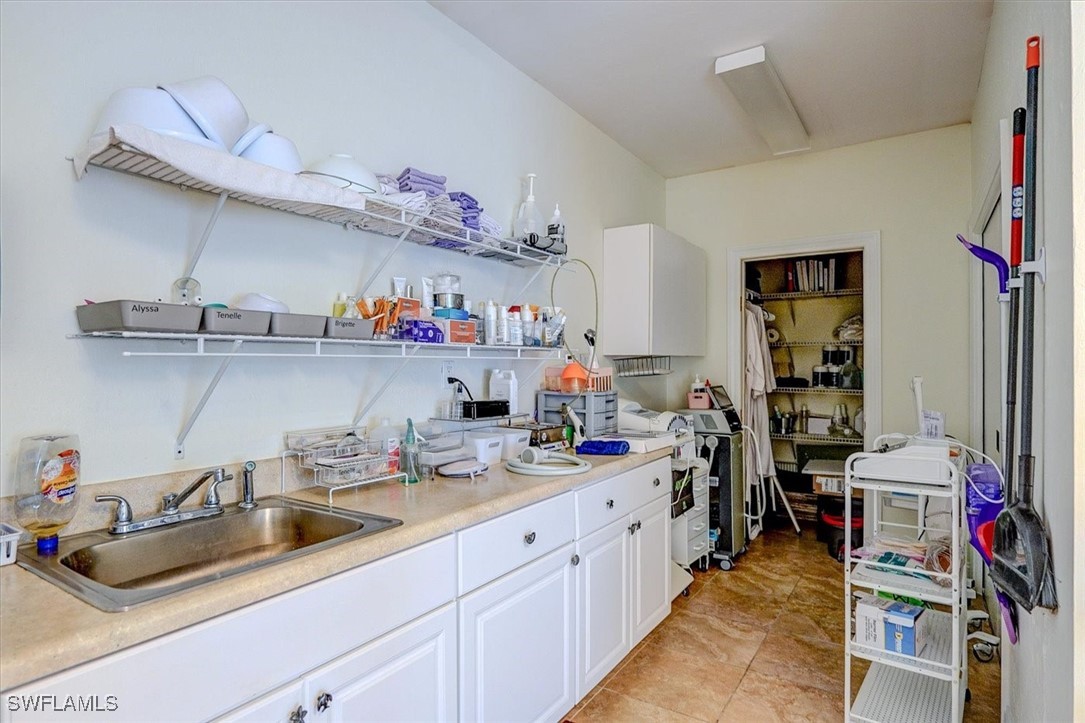 1404 Del Prado BLVD S 100 & 105