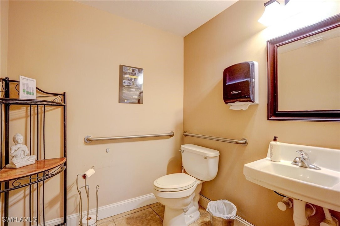 1404 Del Prado BLVD S 100 & 105