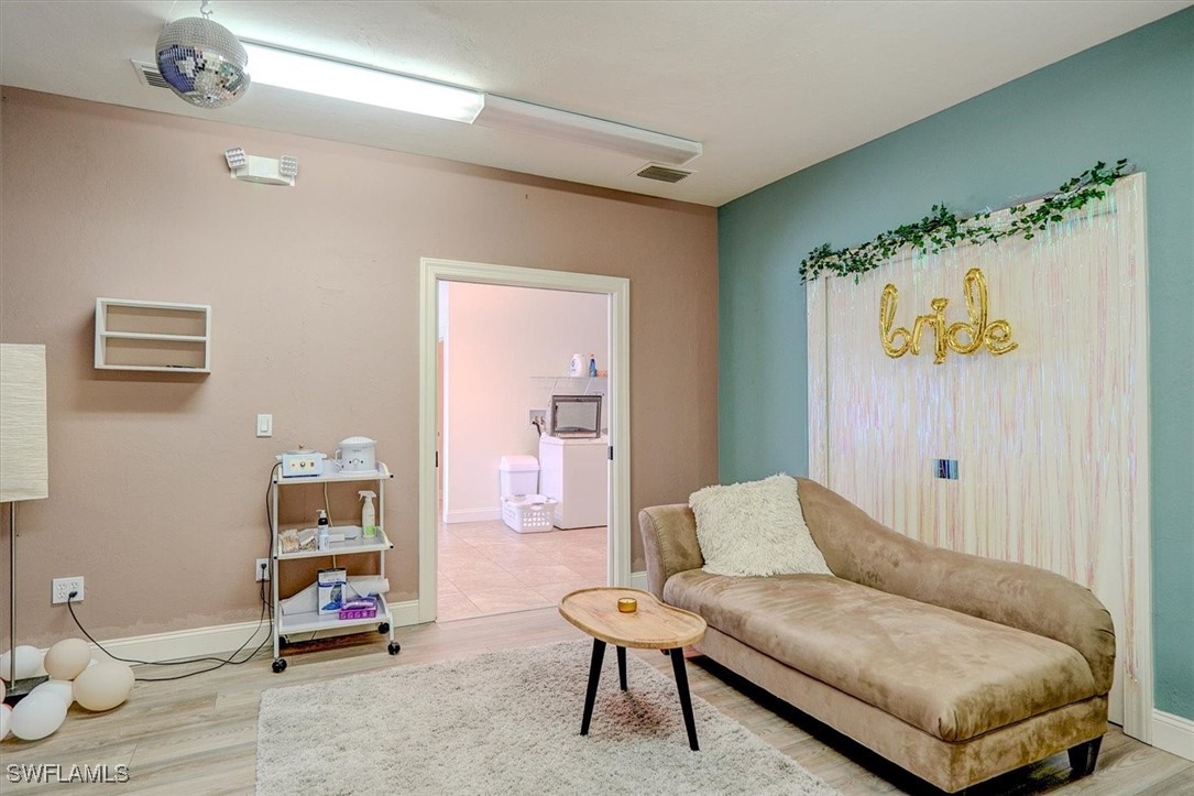 1404 Del Prado BLVD S 100 & 105