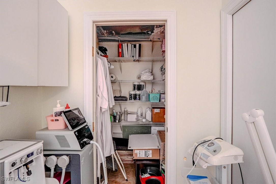 1404 Del Prado BLVD S 100 & 105