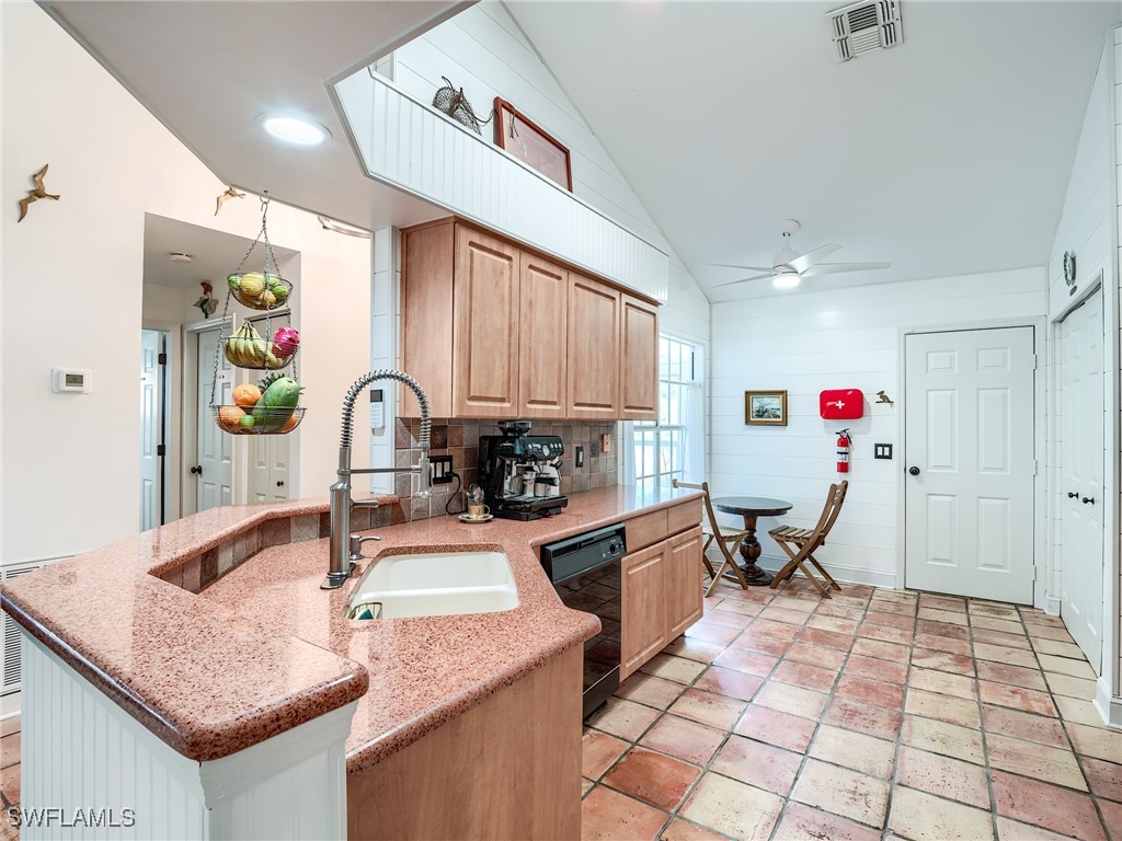 15004 Cloverdale DR