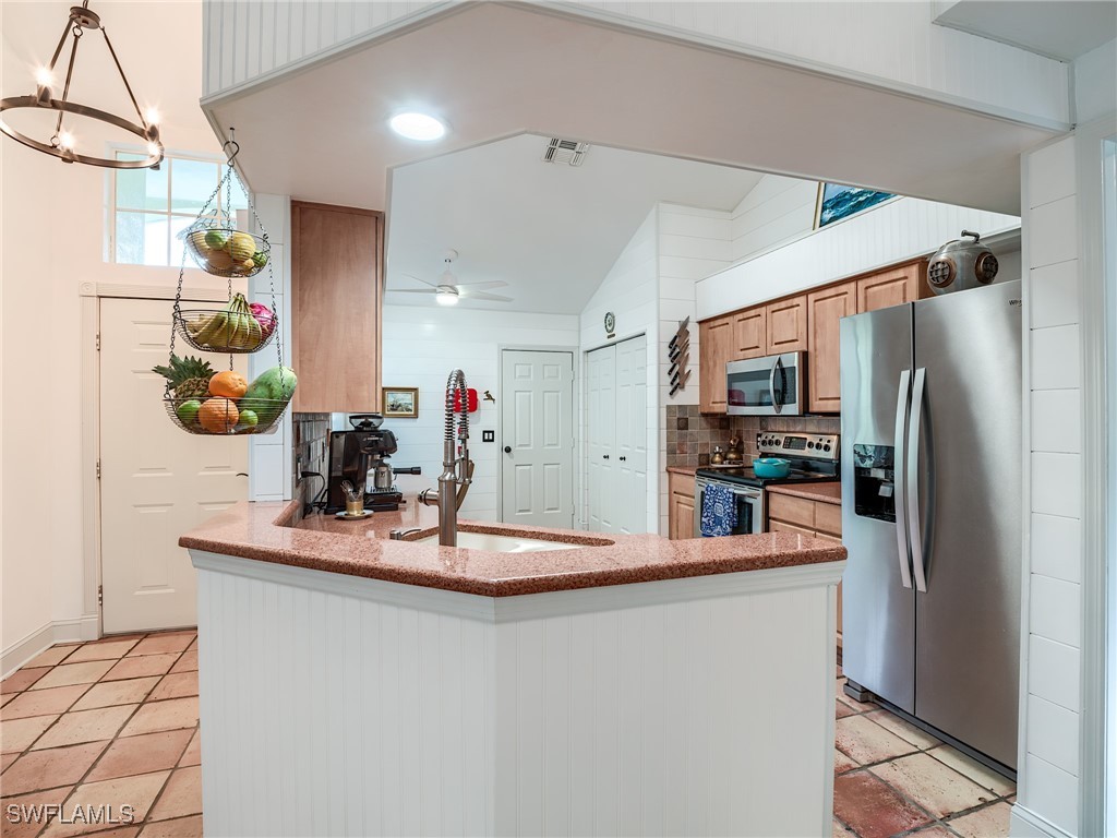 15004 Cloverdale DR