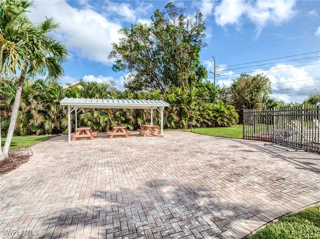 15004 Cloverdale DR
