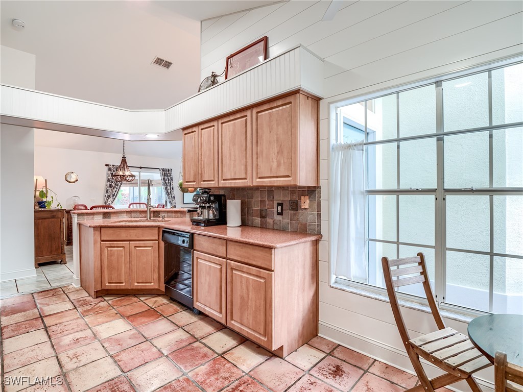 15004 Cloverdale DR