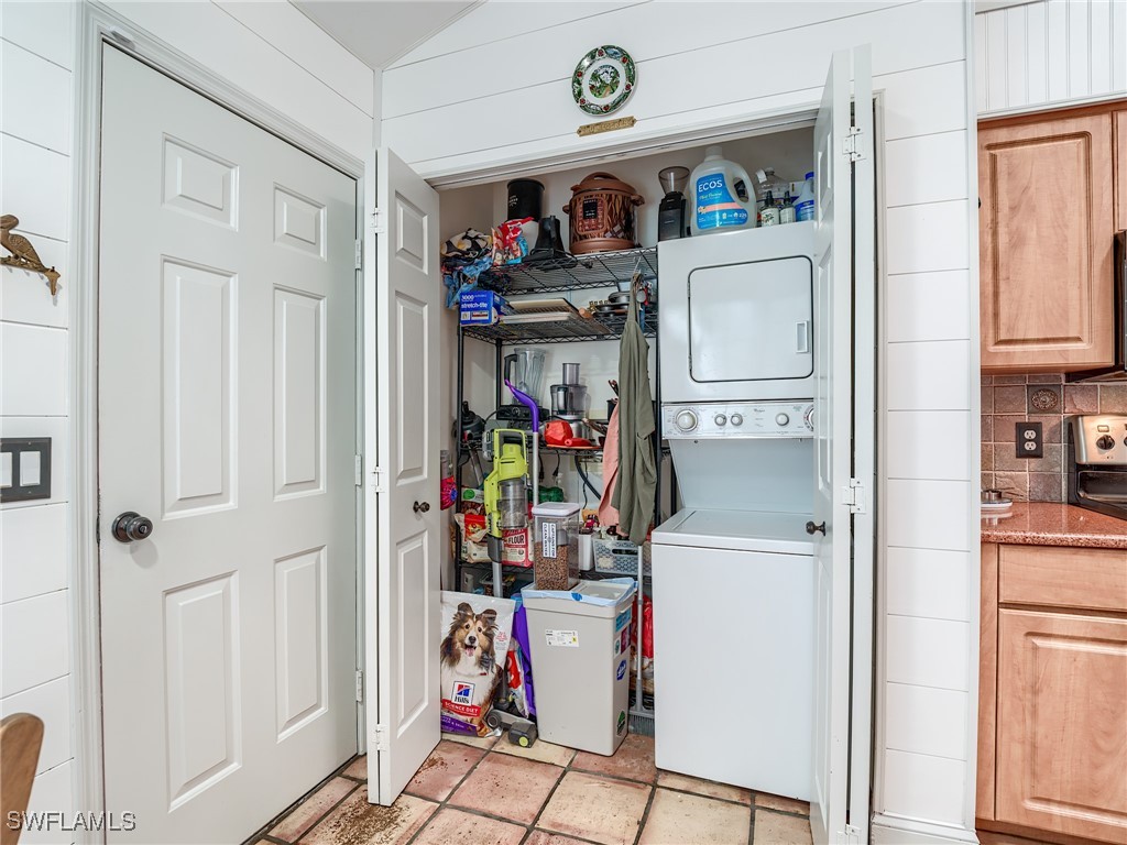 15004 Cloverdale DR