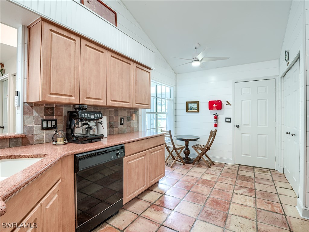 15004 Cloverdale DR