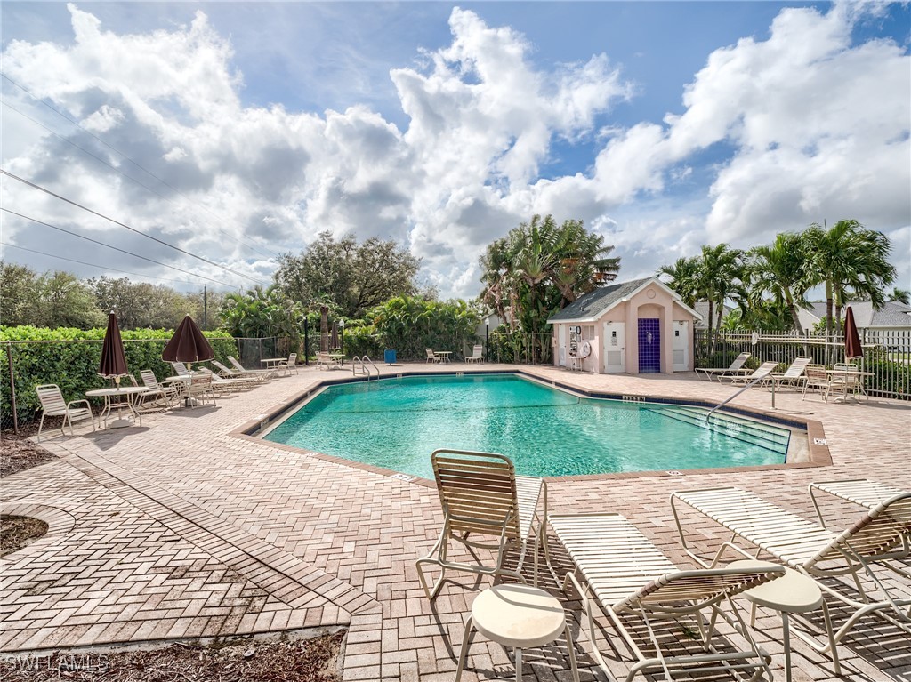 15004 Cloverdale DR