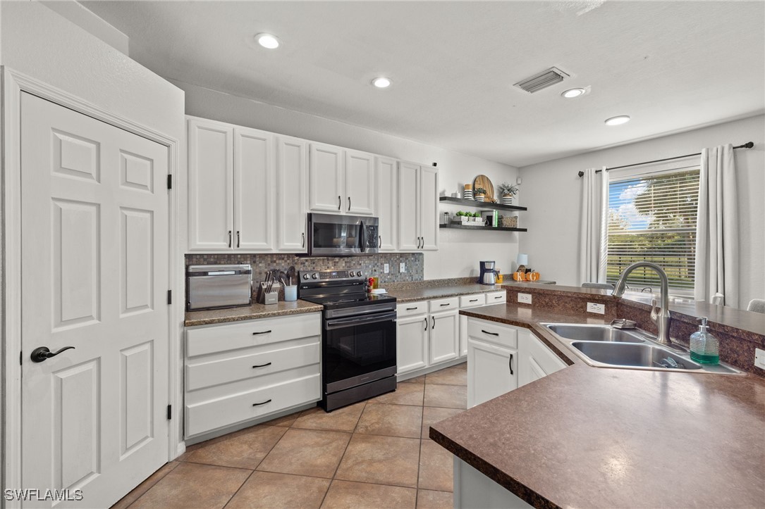 321 Shadow Lakes DR