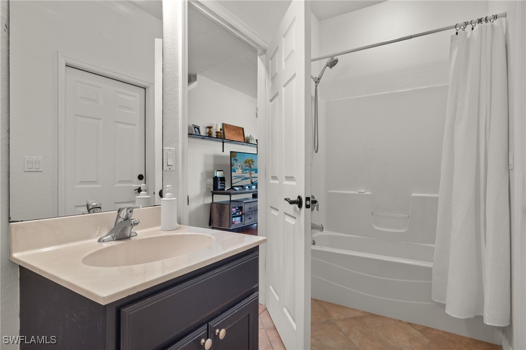 321 Shadow Lakes DR