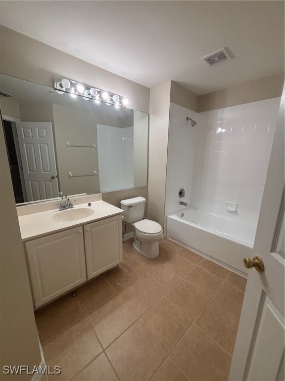 1004 Hampton CIR